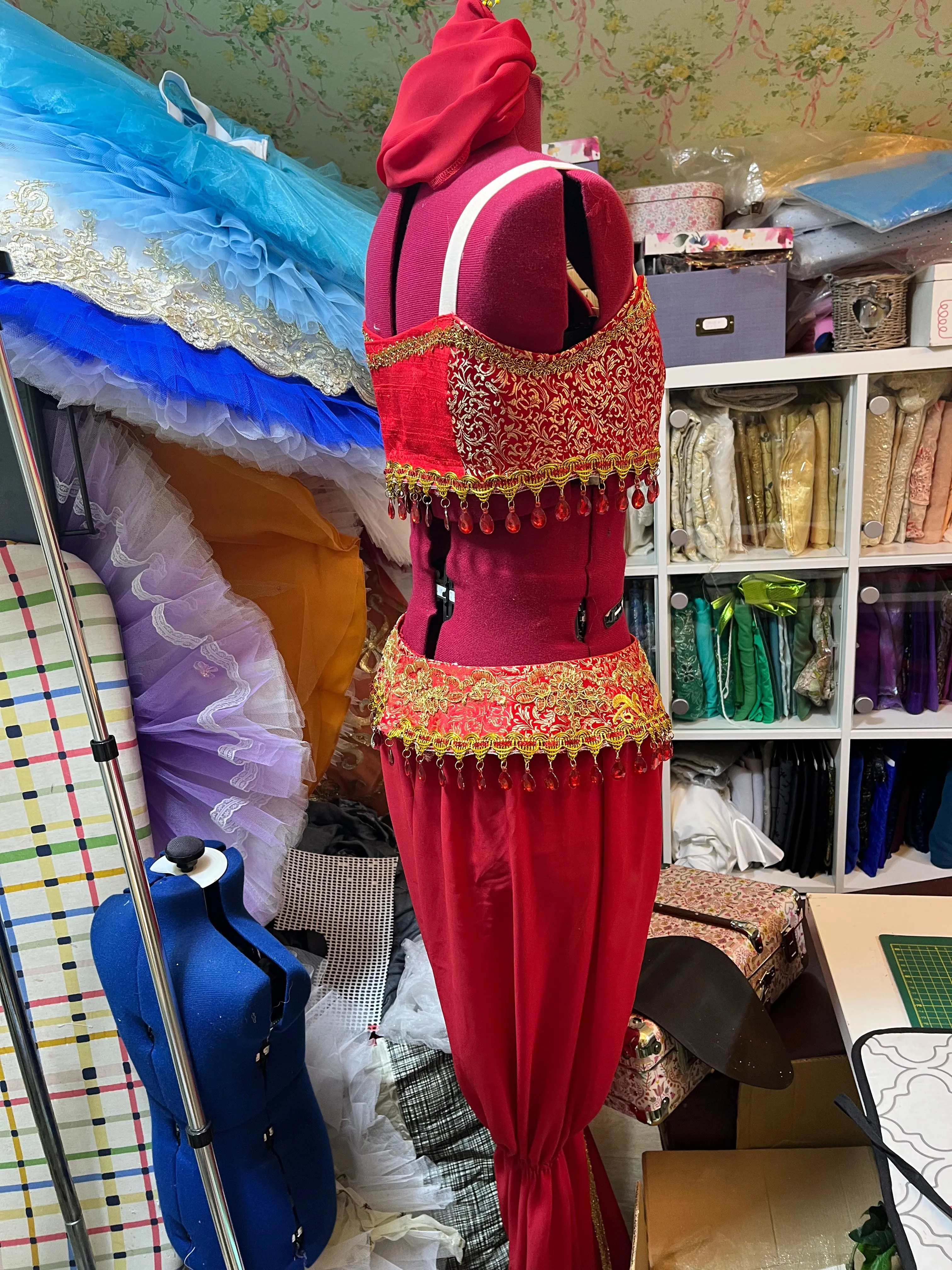 Nikiya Arabian red costume - Hire only